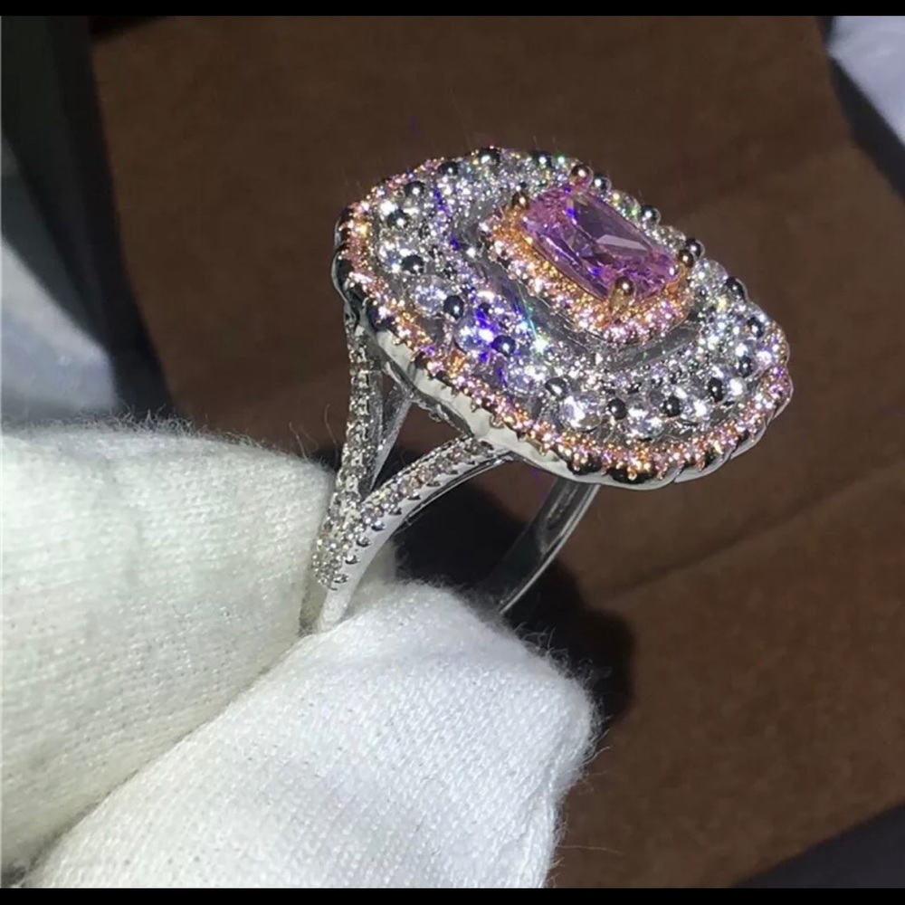 Ring - Picture 3 of 4